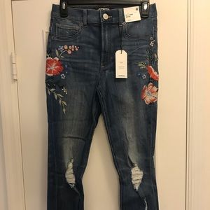 Floral embroidered Express Jeans ❤️